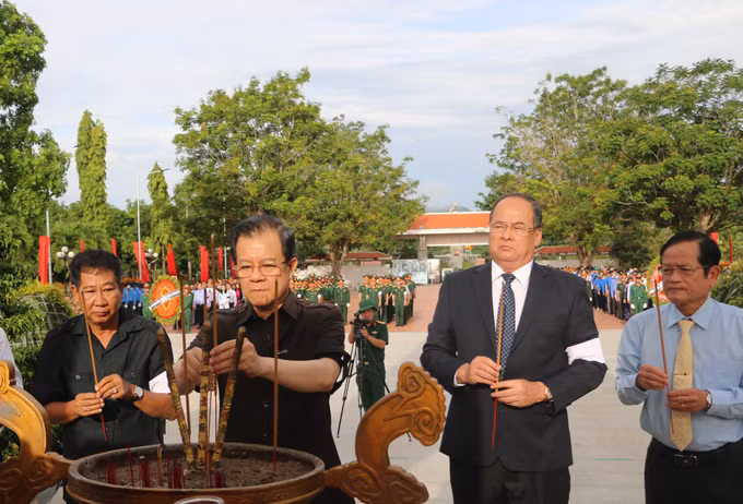 An Giang truy điệu, cải táng 108 hài cốt liệt sỹ quân tình nguyện Việt Nam ảnh 3