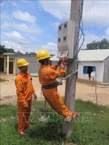 Dòng điện thay đổi vùng biên tỉnh Kon Tum ảnh 2