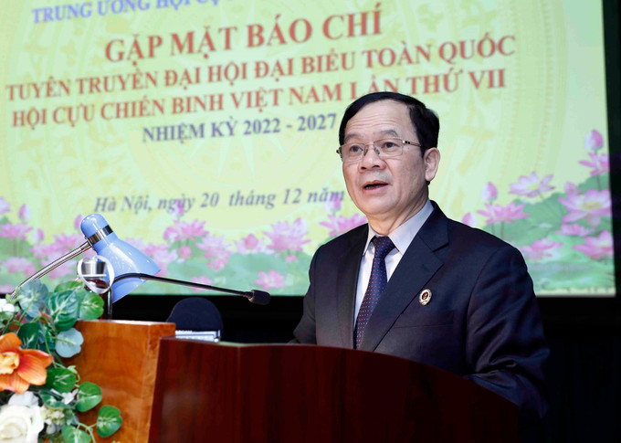 Phó Chủ tịch Hội Cựu chiến binh Việt Nam Khuất Việt Dũng phát biểu. Ảnh: An Đăng – TTXVN Đại hội đại biểu toàn quốc Hội Cựu chiến binh Việt Nam lần thứ VII diễn ra từ ngày 29-31/12 ảnh 1