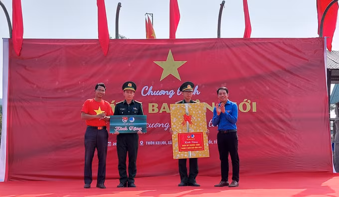Tháng Thanh niên 2023: Tuổi trẻ Kon Tum hướng về biên cương Tổ quốc ảnh 2