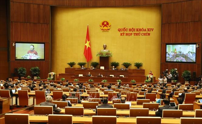 Toàn cảnh Chủ tịch Quốc hội Nguyễn Thị Kim Ngân phát biểu khai mạc kỳ họp. Ảnh: Trí Dũng – TTXVN Kỳ họp thứ 9, Quốc hội khóa XIV: Đổi mới tư duy, thay đổi cách làm nhằm phục hồi, phát triển kinh tế - xã hội ảnh 1