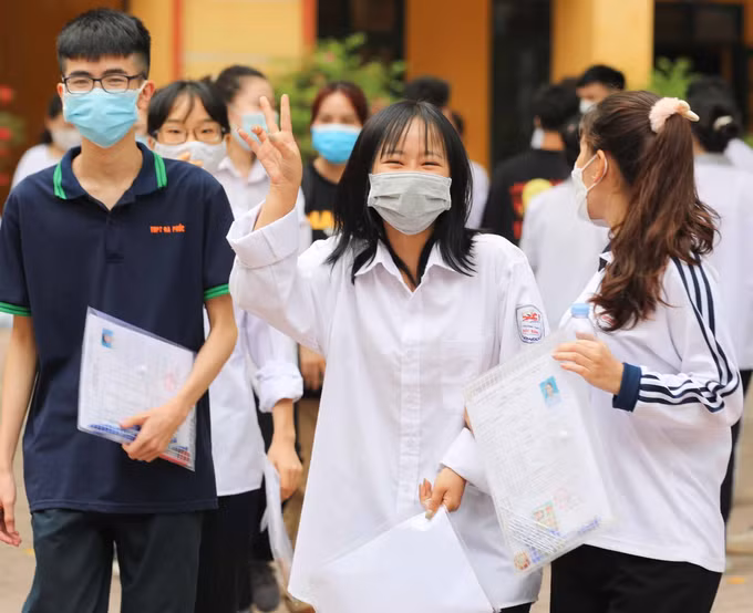 Kỳ thi tốt nghiệp Trung học Phổ thông năm 2022: Đề thi Ngữ văn không có yếu tố bất ngờ, cách hỏi sáng rõ ảnh 1