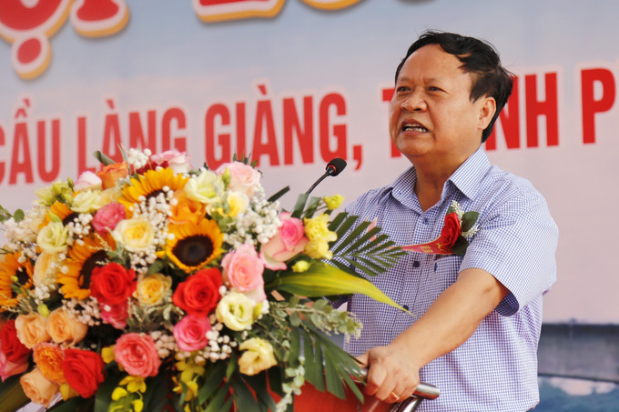 Phó Chủ tịch UBND tỉnh Lào Cai Nguyễn Trọng Hài phát biểu tại buổi lễ. Ảnh: Quốc Khánh - TTXVN Lào Cai hợp long cây cầu thứ 8 bắc qua sông Hồng ảnh 3
