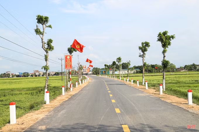 Công nhận huyện Cẩm Xuyên, tỉnh Hà Tĩnh đạt chuẩn nông thôn mới ảnh 1
