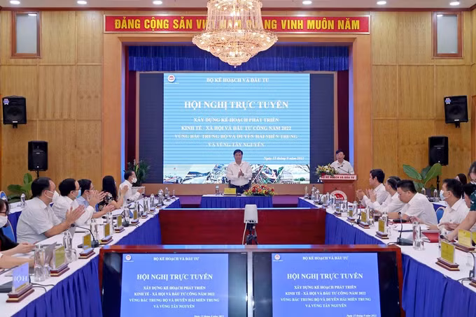 Đánh giá toàn diện về kinh tế - xã hội và đầu tư khu vực Miền Trung và Tây Nguyên ảnh 1