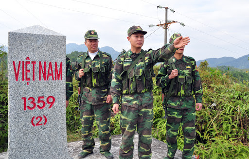 Cán bộ, chiến sĩ Đồn Biên phòng Bắc Sơn tuần tra, kiểm soát khu vực Cột mốc . Ảnh: baoquangninh.com.vn Ngày Biên phòng toàn dân (3/3): Đồn Biên phòng Bắc Sơn thực hiện “mục tiêu kép” giữ vững vùng biên ảnh 1
