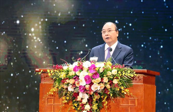 Thủ tướng Chính phủ Nguyễn Xuân Phúc phát biểu tại buổi Gặp mặt. Ảnh: Anh Tuấn – TTXVN Gặp mặt Bà mẹ Việt Nam anh hùng toàn quốc năm 2020- Những câu chuyện lay động lòng người ảnh 1