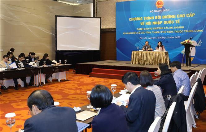 Quang cảnh buổi tọa đàm “Việt Nam và những dấu ấn trong vai trò Chủ tịch ASEAN. Ảnh: Văn Điệp - TTXVN Phát huy sức mạnh đại đoàn kết trong xây dựng và phát triển đất nước (Bài cuối) ảnh 4