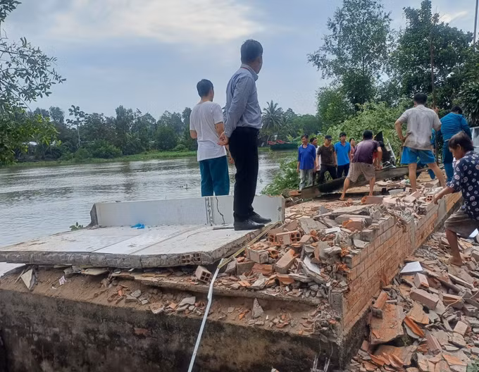 Tình hình sạt lở diễn biến phức tạp tại Hậu Giang ảnh 2