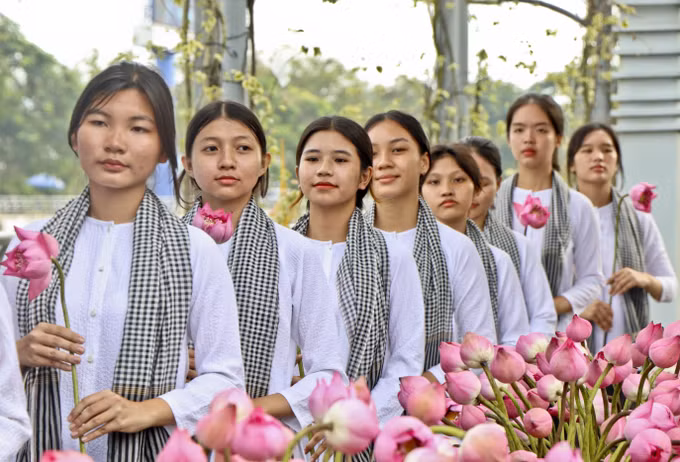 Triển lãm tranh "Chiếc áo Bà ba xưa và nay" ảnh 2