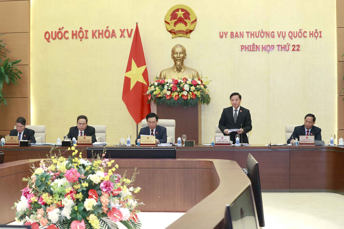 Phó Chủ tịch Quốc hội Nguyễn Khắc Định phát biểu. Ảnh: Doãn Tấn - TTXVN Khai mạc Phiên họp thứ 22 của Ủy ban Thường vụ Quốc hội ảnh 3