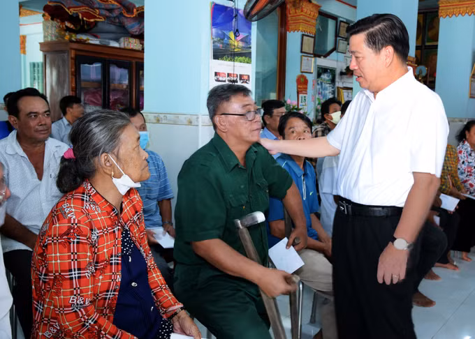Thăm, chúc mừng Hội Đoàn kết sư sãi yêu nước tỉnh Bạc Liêu nhân dịp lễ Sen Dolta ảnh 1