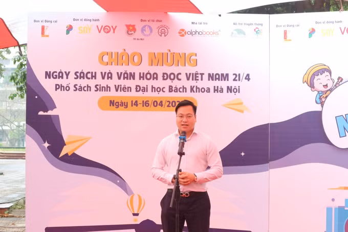 Ngày Sách và Văn hóa đọc Việt Nam 2022: Sôi nổi Ngày hội Sách - Phố sách sinh viên Thủ đô ảnh 1