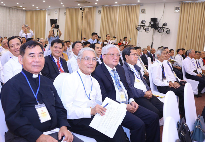 Các đại biểu dự Đại hội. Ảnh: Văn Điệp - TTXVN Khai mạc Đại hội đại biểu toàn quốc Người Công giáo Việt Nam xây dựng và bảo vệ Tổ quốc lần thứ VIII ảnh 2