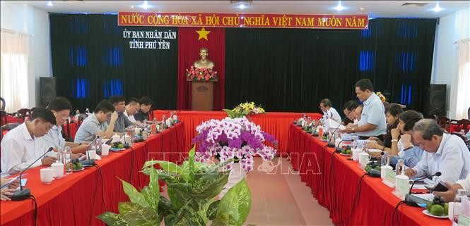 Quang cảnh buổi làm việc. Ảnh: Xuân Triệu - TTXVN Ủy ban Dân tộc làm việc với tỉnh Phú Yên về phát triển kinh tế - xã hội vùng dân tộc thiểu số ảnh 1