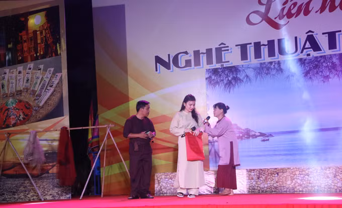 Quảng Ngãi giới thiệu nét văn hóa đặc trưng, độc đáo của nghệ thuật Bài chòi đến công chúng ảnh 3