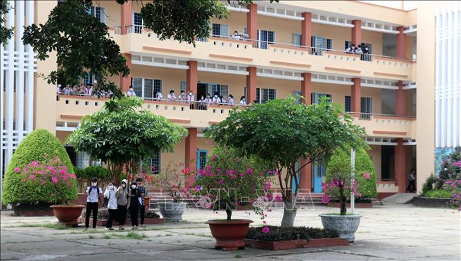 Trường Trung học Cơ sở và Trung học Phổ thông Thạnh Tây khang trang, sạch đẹp. Ảnh: Lê Huy Hải - TTXVN Điểm sáng về chất lượng giáo dục ở vùng sâu tỉnh Kiên Giang ảnh 5