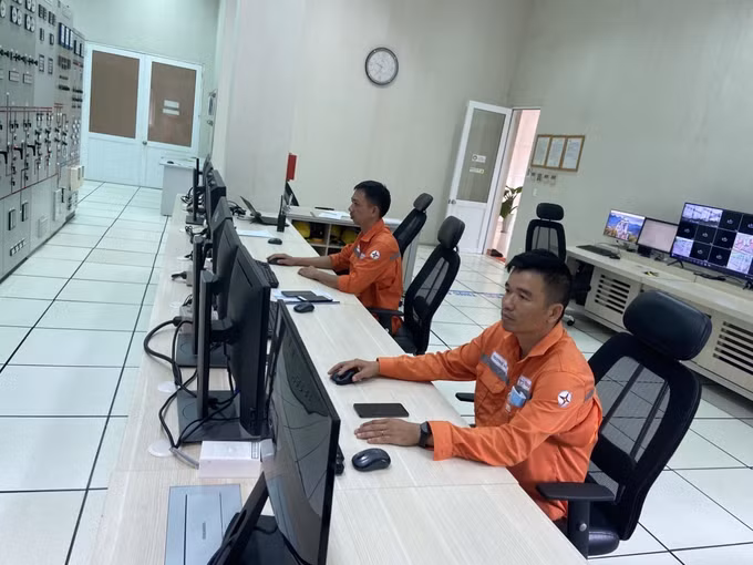 Ứng phó với bão số 4: Thủy điện Buôn Kuốp sẽ xả tràn, đề nghị nhân dân thu hoạch nông, thủy sản và không để các nông cụ ở vùng thoát lũ dọc sông ảnh 2