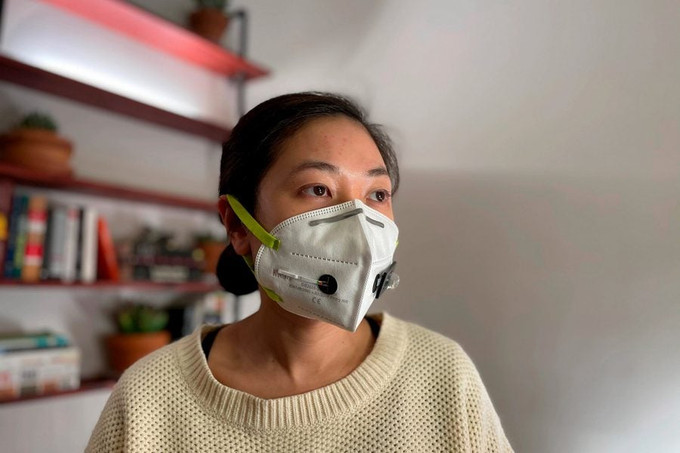 Khẩu trang làm từ sợi sinh học tổng hợp có khả năng phát hiện chính xác virus SARS-CoV-2 gây bệnh COVID-19. Ảnh: news.harvard.edu Sáng chế khẩu trang có khả năng phát hiện SARS-CoV-2 ảnh 1