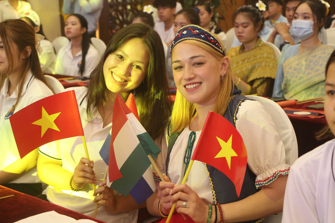 Các em có cơ hội được tham gia các hoạt động từ thiện, hoạt động vì môi trường, gặp gỡ, giao lưu với thanh niên trong nước. Ảnh: Bích Huệ - TTXVN Khai mạc Trại hè Việt Nam 2022: Kết nối "vòng tay lớn" đoàn kết thanh niên Việt Nam ảnh 2