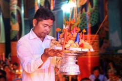 Tín ngưỡng nghi thức đặt cơm vắt của đồng bào Khmer Nam Bộ