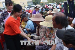 Tết sum vầy với những người bán vé số ở Thành phố Hồ Chí Minh