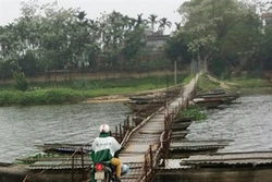 Hà Nội: Vẫn còn tồn tại nhiều cây cầu tự chế cũ kỹ, xuống cấp, mất an toàn