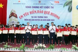 Kiên Giang: Bộ Tư lệnh vùng Cảnh sát biển 4 đồng hành với ngư dân An Biên