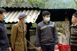Bí thư chi bộ dân tộc Nùng giúp dân xóa bỏ hủ tục và phát triển kinh tế