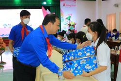 Đồng Tháp: Hỗ trợ lâu dài hơn 920 học sinh, đội viên có hoàn cảnh khó khăn