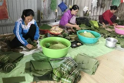 Làng nghề Quảng Trị tăng thu từ vụ Tết