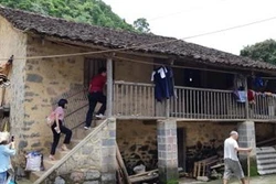 Nhà sàn đá của người Tày ở Cao Bằng