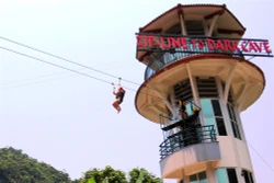 Quảng Bình: Du khách đến sông Chày-Hang Tối và suối Nước Moọc tăng cao