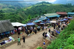 Độc đáo chợ phiên Xá Nhè