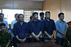 Tuyên án băng nhóm đưa hối lộ, bán logo "xe vua"