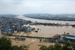 Trung Quốc phát triển tàu lặn có người lái giám sát các đập và hồ chứa nước