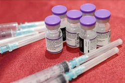 Mũi vaccine tăng cường có thể bảo vệ thanh niên trước biến thể Omicron