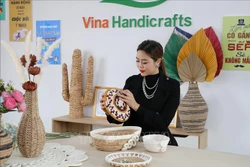 Trần Thùy Nhi - Người phụ nữ mang cói Việt ra thế giới