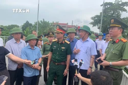 Vụ sập cầu Phong Châu (Phú Thọ): Tập trung mọi phương tiện, lực lượng cứu hộ người bị nạn
