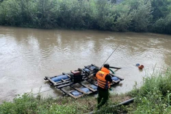 Gia Lai: Ba cha con gặp nạn thương tâm khi qua suối