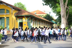 Không tổ chức lớp không chuyên trong trường Trung học Phổ thông chuyên