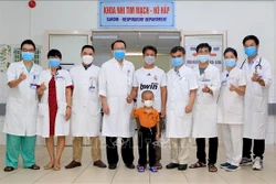 Cứu sống bé trai 5 tuổi nguy kịch với hơn 50 vết ong đốt