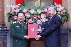 Chủ tịch nước trao Quyết định bổ nhiệm Thượng tướng Trịnh Văn Quyết làm Chủ nhiệm Tổng cục Chính trị Quân đội nhân dân Việt Nam