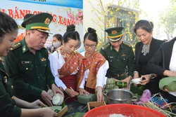 Mang Tết đến vùng biên Đắk Lắk