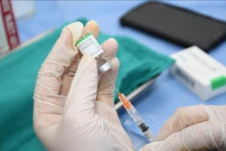 Tiêm 3 mũi vaccine của CNBG và Sinopharm tạo phản ứng miễn dịch mạnh hơn
