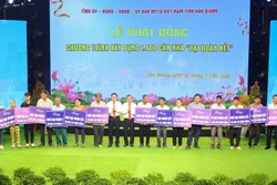 Hậu Giang phát động xây dựng 1.400 căn nhà Đại đoàn kết