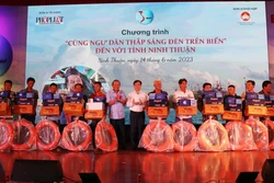 Chương trình “Cùng ngư dân thắp sáng đèn trên biển” đến với Ninh Thuận
