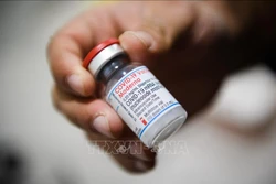 Moderna khẳng định vaccine đặc hiệu chống biến thể Omicron sinh miễn dịch tốt