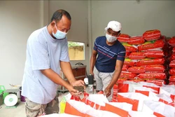 Trà Vinh khuyến khích nông dân sử dụng phân hữu cơ để giảm chi phí sản xuất
