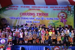 Đón Tết Trung Thu với trẻ em vùng sâu Kiên Giang